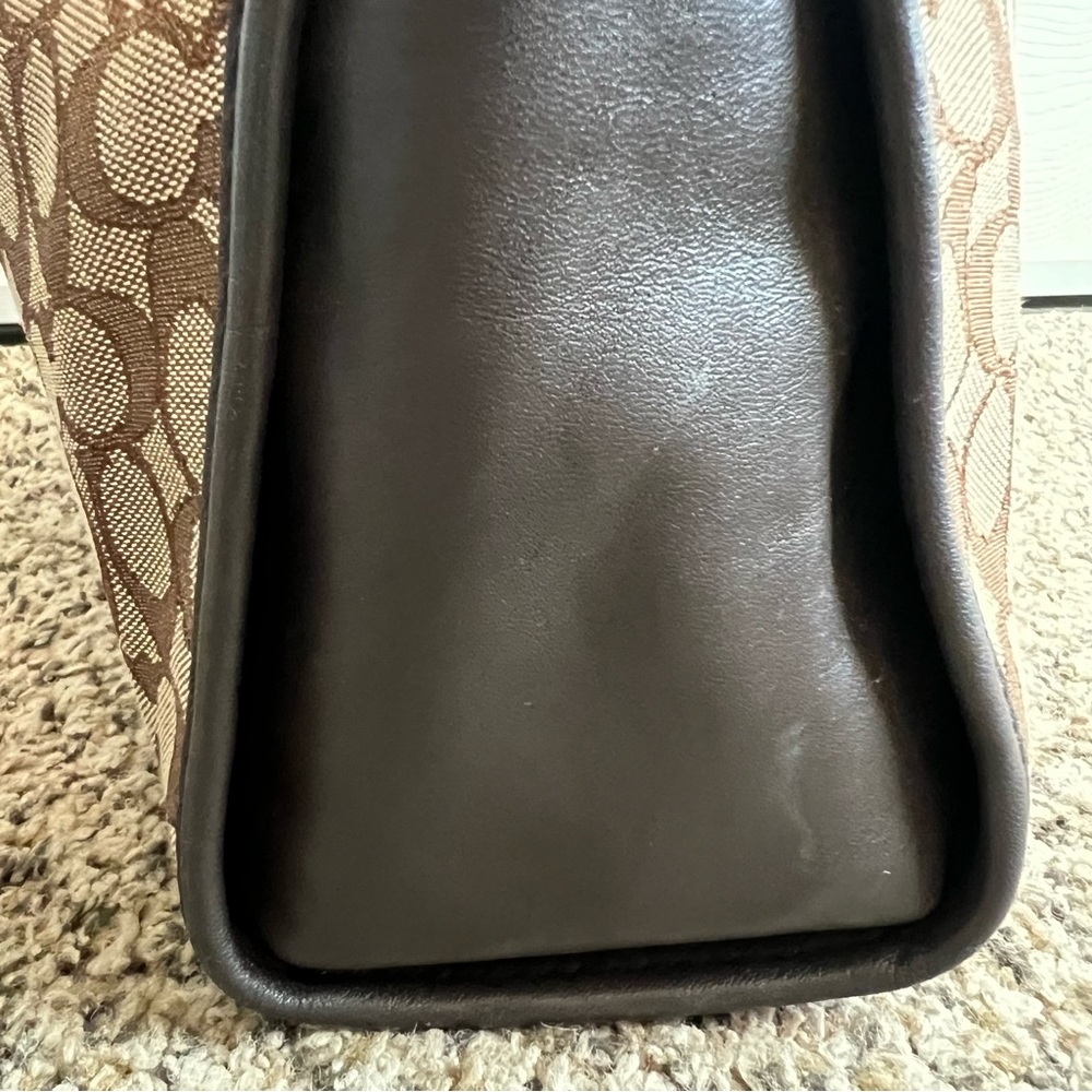 Coach - Signature Jacquard Dufflette - Khaki/Brown/Light Gold - Picture 8 of 15